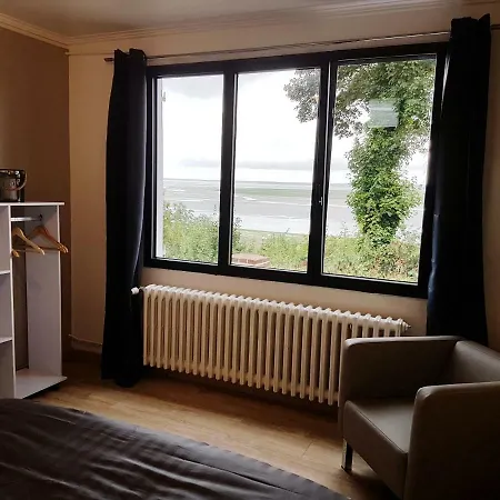 Le De La Falaise En Baie Hébergement de vacances *